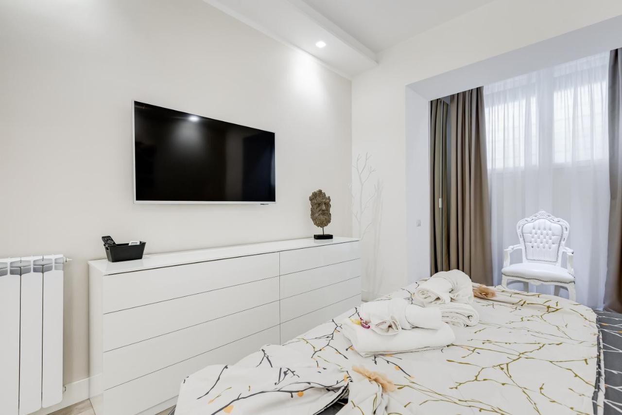 Bmga L The White Crown Apartment In Testaccio Roma Ngoại thất bức ảnh